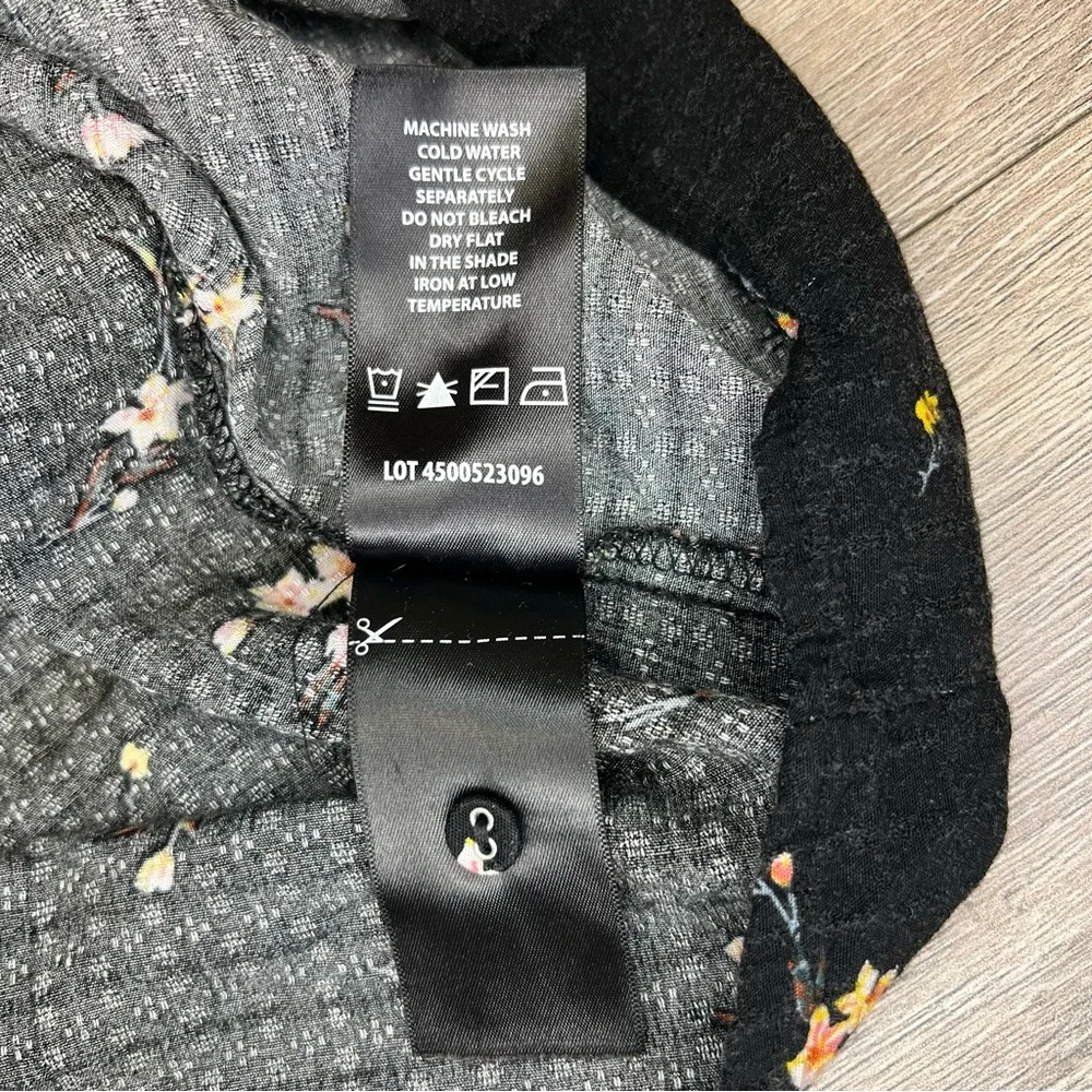 Buffalo David Bitton Black Floral Flowers Blouse T-Shirt Chest Tie Women's M - Picture 9 of 11